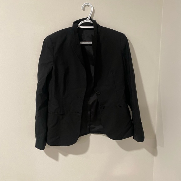 High quality black blazer. Size medium - Picture 1 of 3